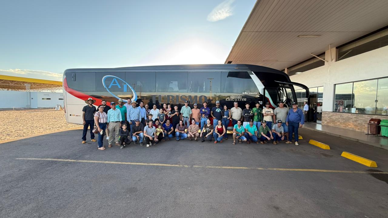Produtores de Mato Rico participam de visita técnica ao Show Rural Coopavel