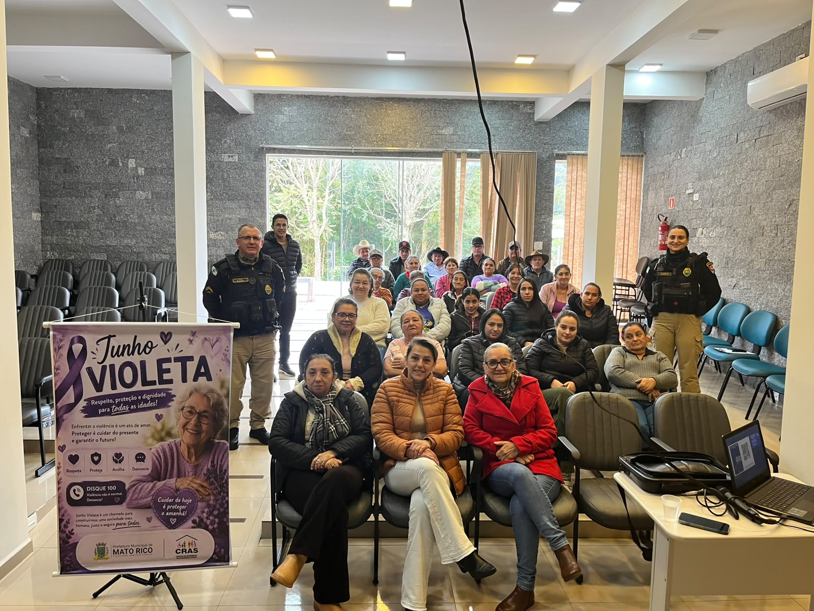 Comunidade participa de palestra sobre prevenção à violência contra a pessoa idosa e golpes de estelionato em Mato Rico